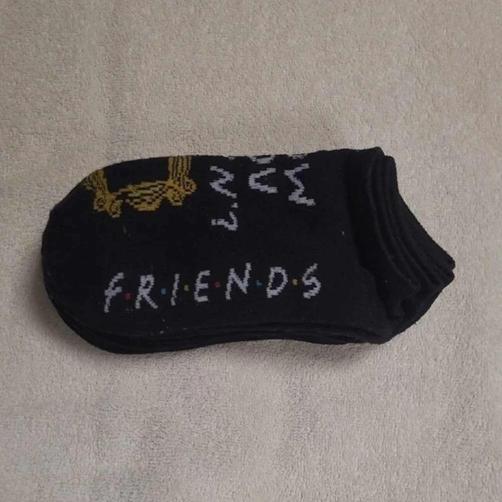 Friends Socks 5 Pairs Black/Gold Trending Iconic  Adult‎ Size 6-8 No Show NWOT